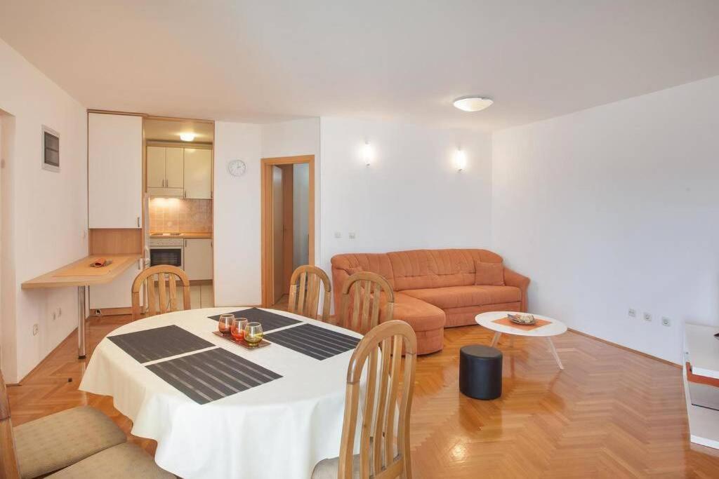 Apartment Matilda Макарська Екстер'єр фото